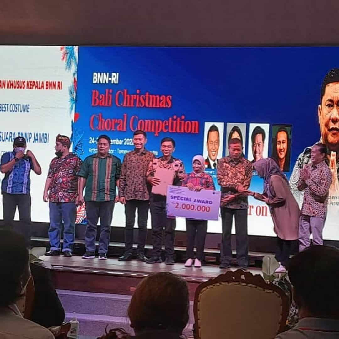 BNNP Jambi Mendapatkan Penghargaan Khusus Kepala BNN RI “Best Costum”