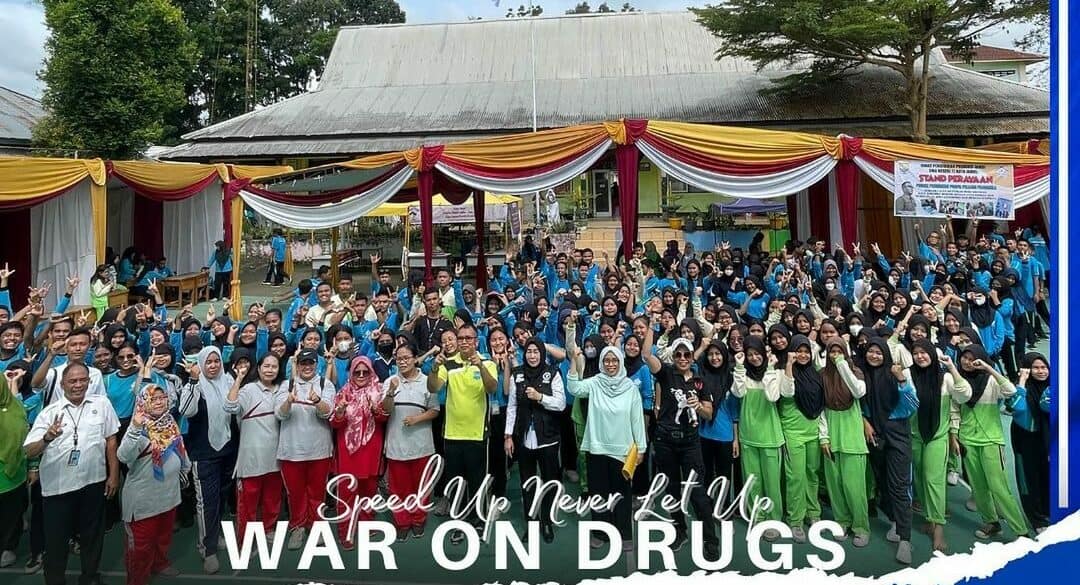 BNN Provinsi Jambi Gelorakan “Gema War on Drugs” di SMA N 11 Kota Jambi
