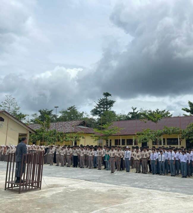 Kepala BNN Provinsi Jambi Gelorakan “Gema Anti Narkotika” bersama 712 Siswa/Siswi SMK N 1 Tebo dan Jadikan SMKN 1 Tebo sebagai Role Model SMK BERNAS Se-provinsi Jambi