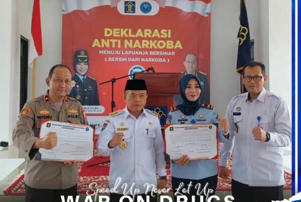 Sinergitas BNN Provinsi Jambi bersama KanwilKumham Provinsi Jambi dalam rangka Deklarasi Anti Narkoba dan Lapas Bersinar Deklarasi Perang Melawan Narkoba (War On Drugs) di Lapas Perempuan Kelas IIB Jambi menuju Lapas Bersinar (Bersih Narkoba).