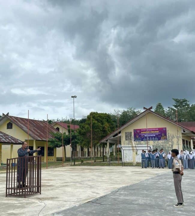 Kepala BNN Provinsi Jambi Gelorakan “Gema Anti Narkotika” bersama 712 Siswa/Siswi SMK N 1 Tebo dan Jadikan SMKN 1 Tebo sebagai Role Model SMK BERNAS Se-provinsi Jambi