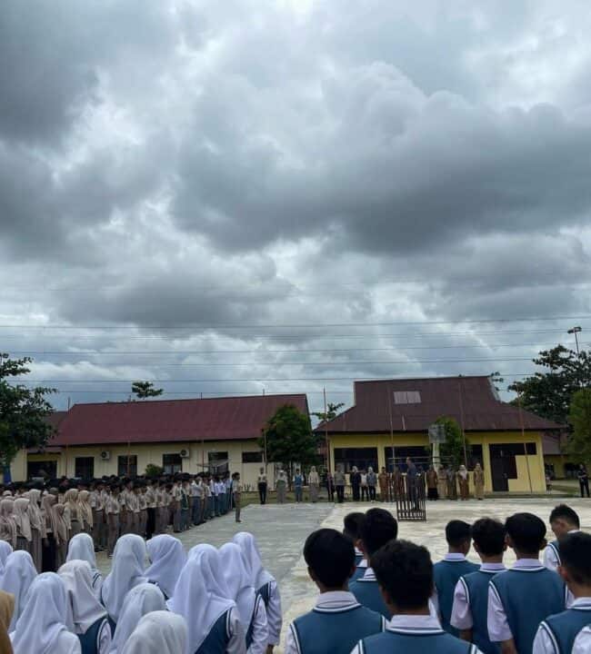Kepala BNN Provinsi Jambi Gelorakan “Gema Anti Narkotika” bersama 712 Siswa/Siswi SMK N 1 Tebo dan Jadikan SMKN 1 Tebo sebagai Role Model SMK BERNAS Se-provinsi Jambi