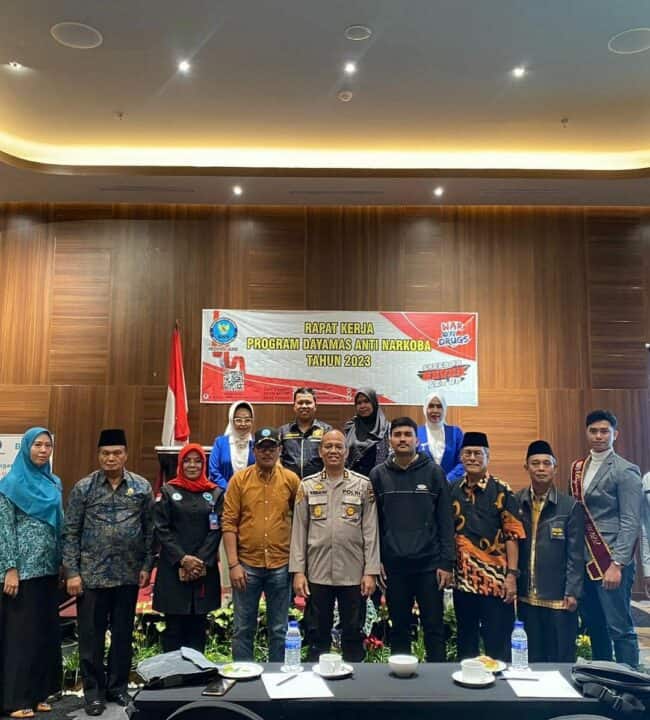 Kepala BNN Provinsi Jambi Brigjen Pol. Wisnu Handoko, S.I.K., M.M Membuka Kegiatan Rapat Kerja Program Dayamas Anti Narkoba di Lingkungan Masyarakat Tahun 2023 di Aston Hotel Jambi