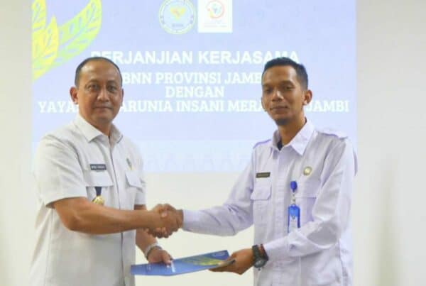 Kepala BNNP Jambi melaksanakan Kegiatan Penandatanganan Perjanjian Kerja Sama dengan Instansi Terkait yang Melayani Rehabilitasi Narkotika.