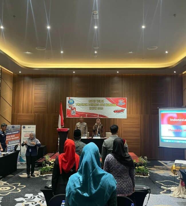 Kepala BNN Provinsi Jambi Brigjen Pol. Wisnu Handoko, S.I.K., M.M Membuka Kegiatan Rapat Kerja Program Dayamas Anti Narkoba di Lingkungan Masyarakat Tahun 2023 di Aston Hotel Jambi