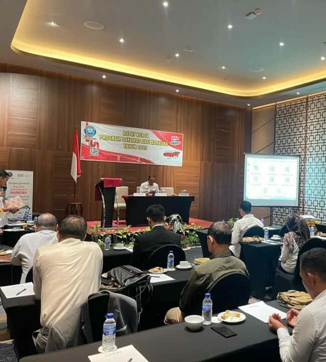 Kepala BNN Provinsi Jambi Brigjen Pol. Wisnu Handoko, S.I.K., M.M Membuka Kegiatan Rapat Kerja Program Dayamas Anti Narkoba di Dunia Usaha/Lingkungan Swasta Tahun 2023 di Aston Hotel Jambi