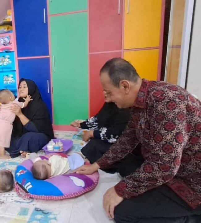 Kepala BNN Provinsi Jambi bersama Ibu Ketua DWP Melaksanakan Kegiatan Bakti Sosial ke Rumah Asuhan Izzati Jannah Kota Jambi Dalam Rangka HUT BNN ke – 21