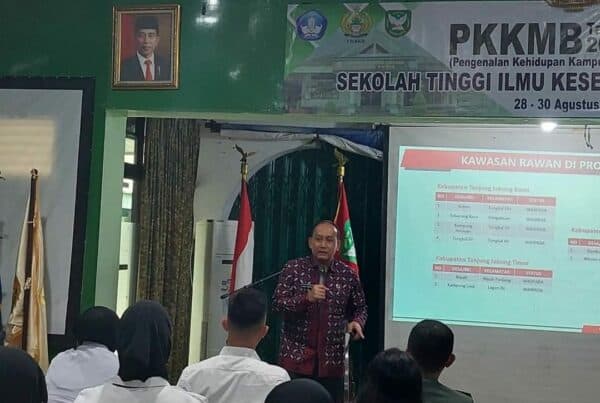 Kepala BNN Provinsi Jambi Brigjen. Pol. Wisnu Handoko, S.I.K., M.M., menjadi Narasumber dan memberikan sosialisasi terkait Akselerasi War On Drugs (P4GN) pada Kegiatan PKKMB Stikes Garuda Putih Jambi