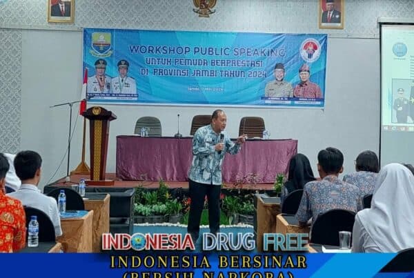 Kepala BNN Provinsi Jambi Menjadi narasumber pada kegiatan WORKSHOP PUBLIC SPEAKING Untuk Pemuda Berprestasi di Provinsi Jambi Tahun 2024