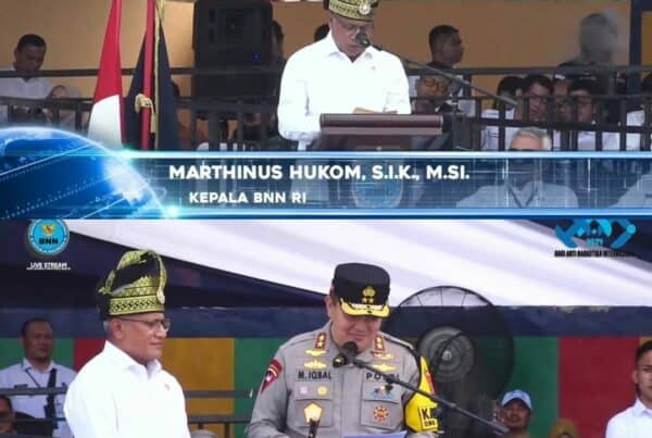 Kepala BNN Provinsi Jambi Brigjen Pol. WisnuHandoko S.I.K., M.M serta Masyarakat Pesisir Kab. Tanjabbar mengikuti Kegiatan Deklarasi Anti Narkoba Masyarakat Pesisir dan Perbatasan Tahun 2024 Secara Virtual.